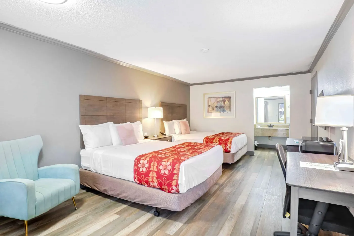 Queen Double room at The Guest Lodge